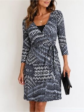 Suzi Chin for Maggy Boutique Womens 8 Faux Wrap Dress Black Gray Career Cocktail